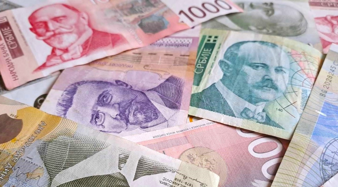 RZS: Prosečna bruto plata u decembru 148.428 dinara